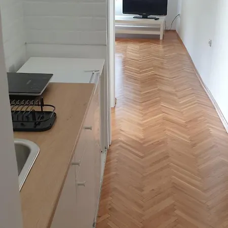 The White Apartamento